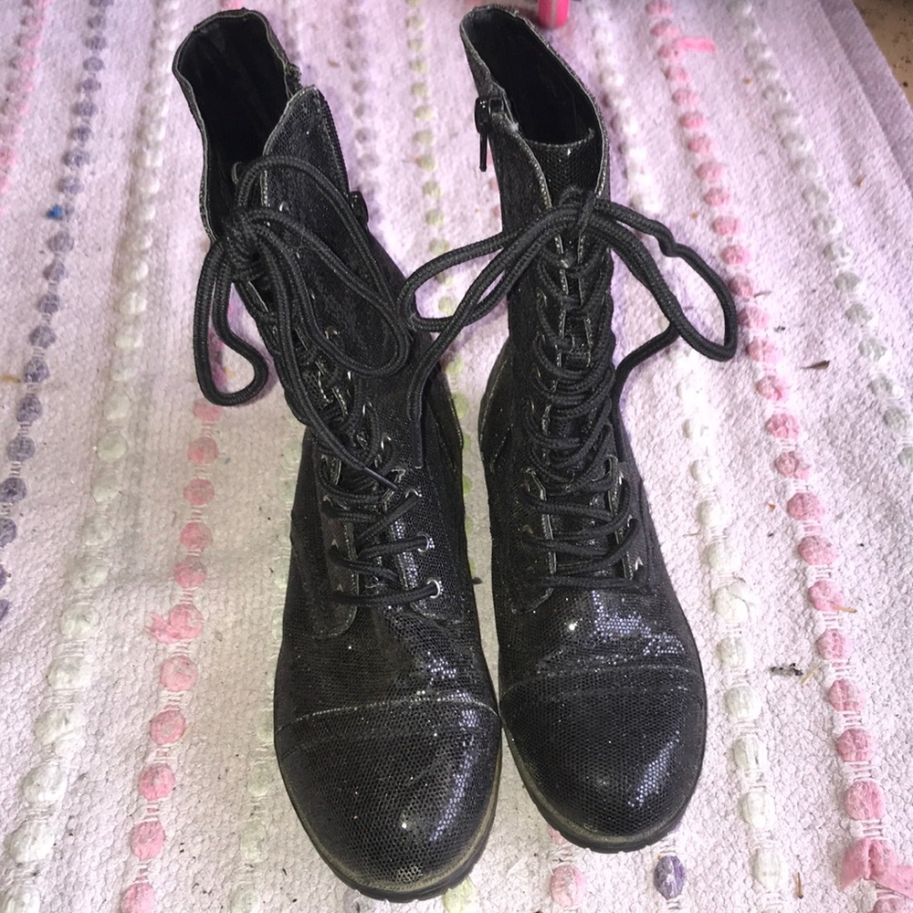 Size 3.5 boots